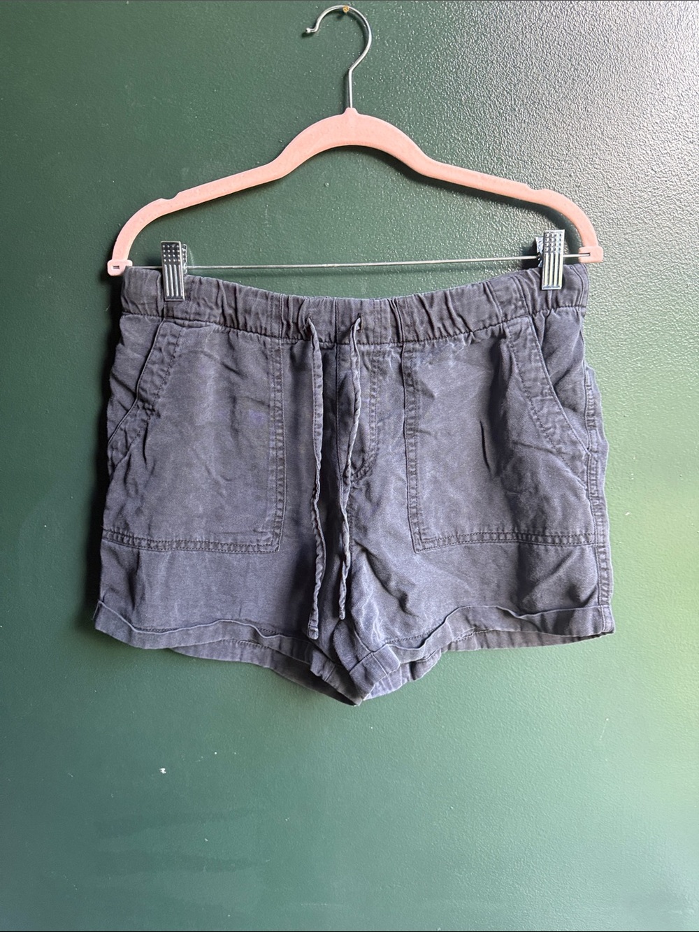GAP Women's Drawstring Casual Shorts in Charcoal